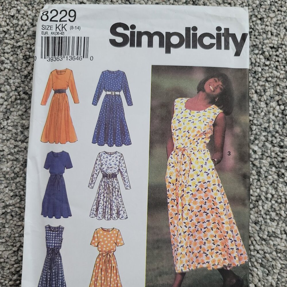 Simplicity Ladies Dress Pattern #8229   Uncut  Size KK 8-14
